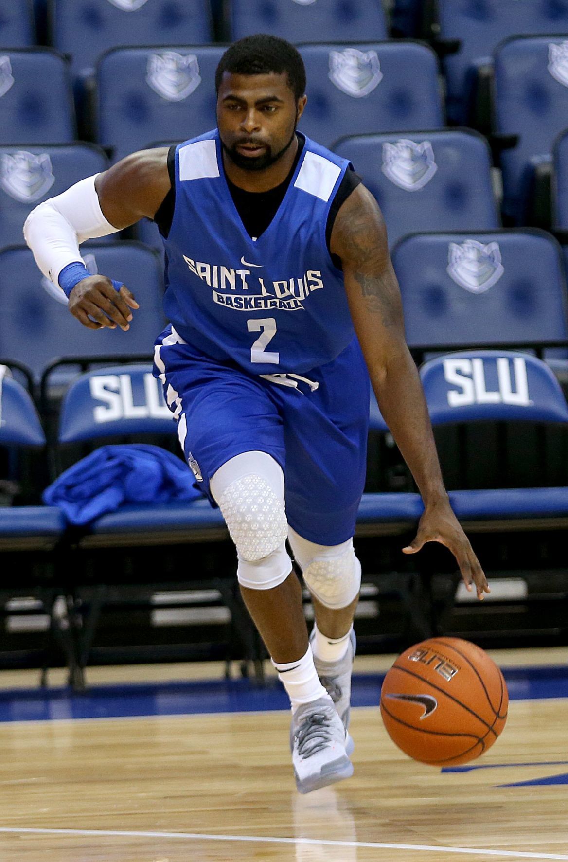SLU mens basketball team begins practice